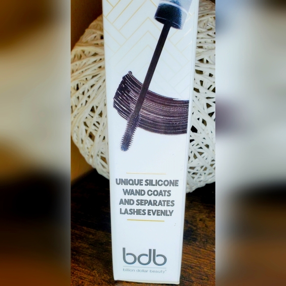 5/75$ Billion dollar beauty Forever Lash Mascara - Picture 10 of 16